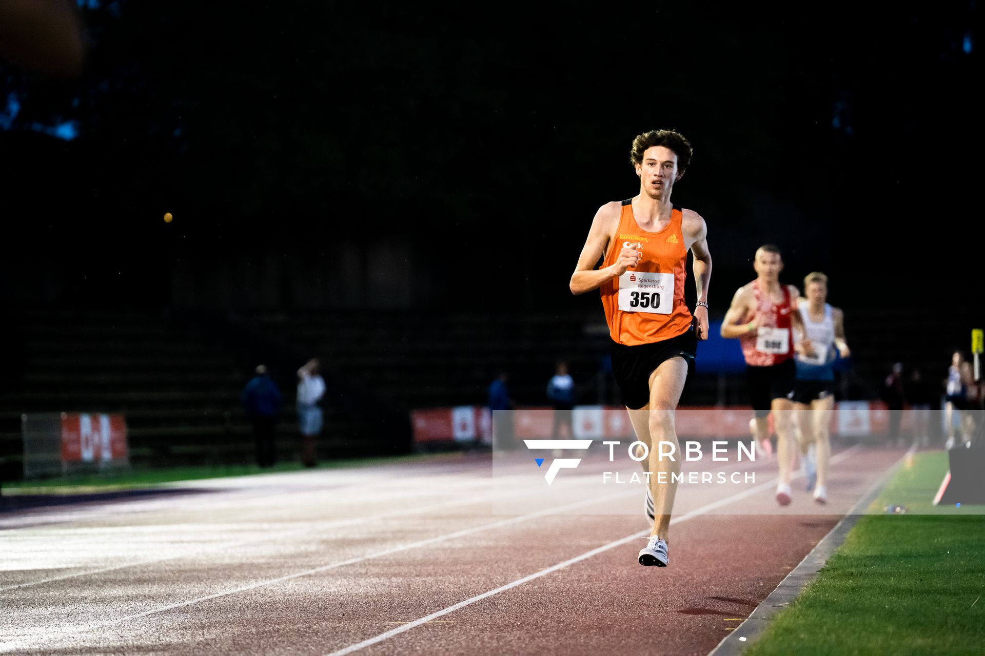 Nick Jaeger (TSV Penzberg) ueber 3000m am 03.06.2022 waehrend der Sparkassen Gala in Regensburg